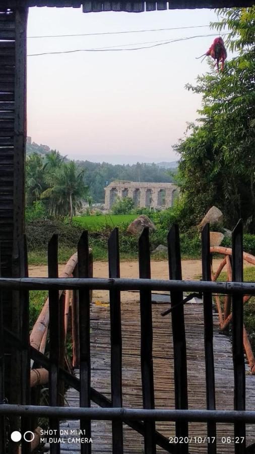 Om Shanti Om Homestay Hampi Extérieur photo