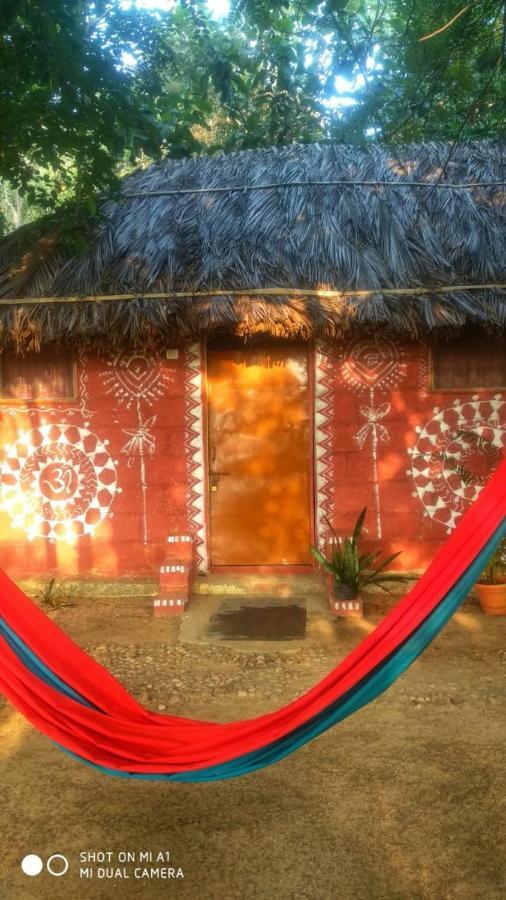 Om Shanti Om Homestay Hampi Extérieur photo