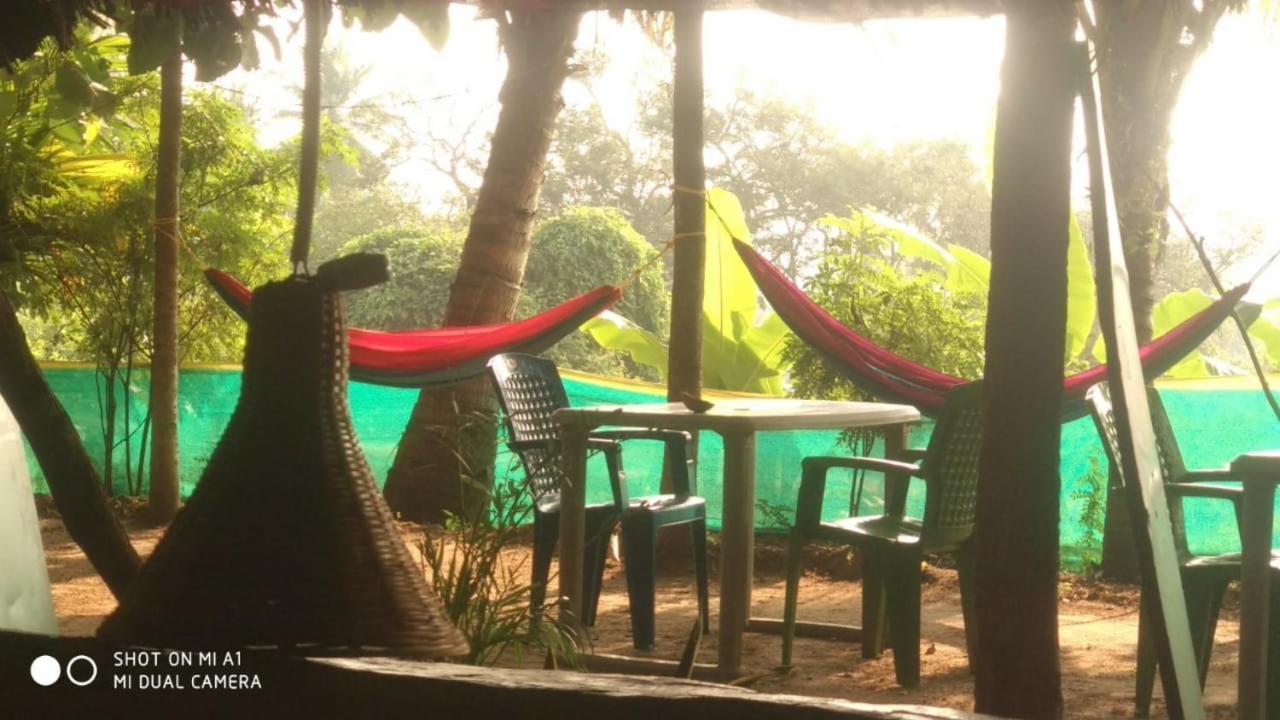Om Shanti Om Homestay Hampi Extérieur photo
