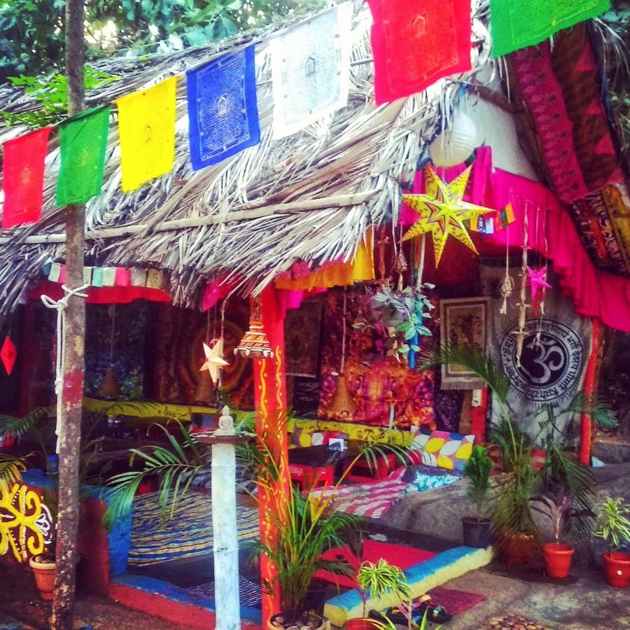 Om Shanti Om Homestay Hampi Extérieur photo